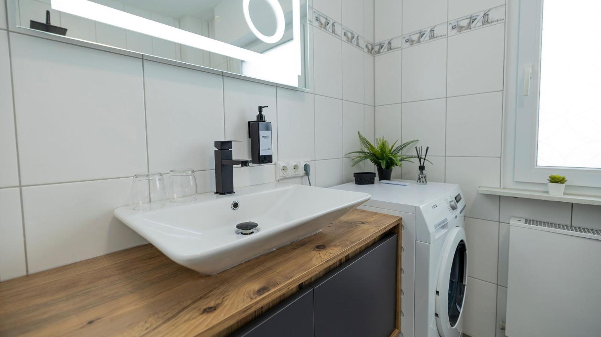 Luxx Home Mm, Airport- Fuer 7 Personen-Parken-Kueche Trunkelsberg 외부 사진